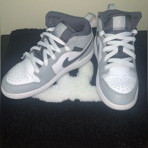 Air Jordan- Jordan 1 MID(Size 2y-PS) Light Smoke Grey